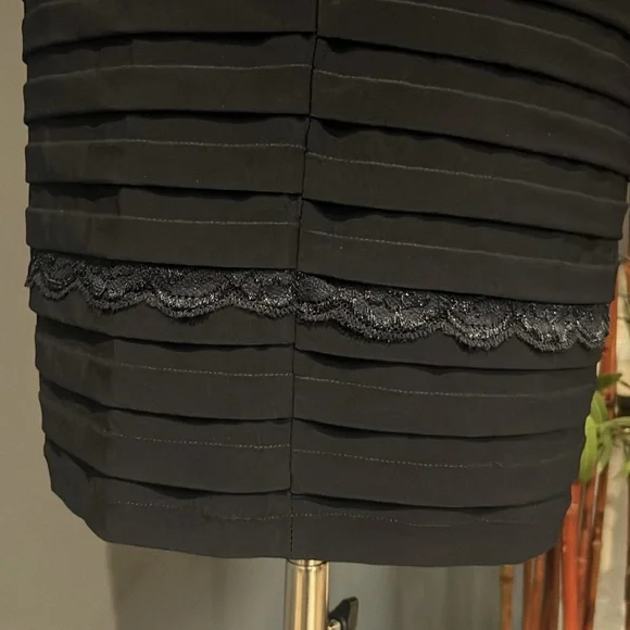 Betsy and Adam Dark Navy silver color Cocktail Dress With Lace Accents Size 4 - Picture 10 of 13